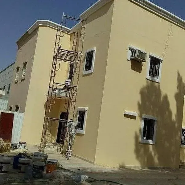 تجديد دهان واجهة قصر بالرياض